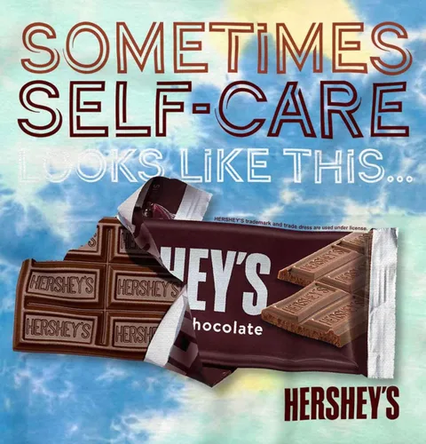 Vista 2 de Brisco Brands Self Care Funny Hershey's Chocolate - Sudadera corta con capucha para mujer