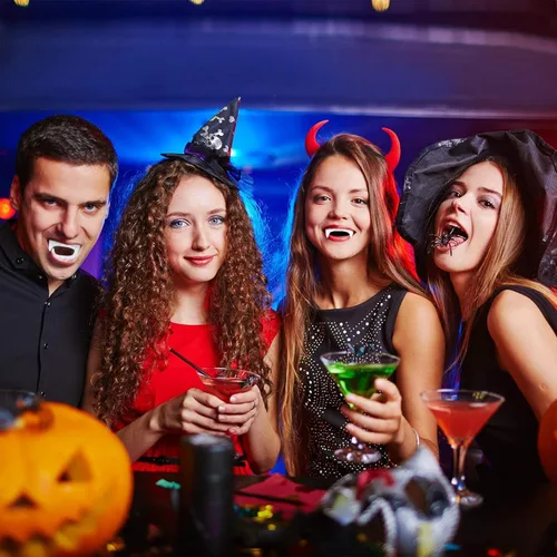 Vista 7 de Boao 60 piezas de dientes de vampiro de Halloween a granel, colmillos de vampiro de plástico, dientes falsos de color brillante, accesorios
