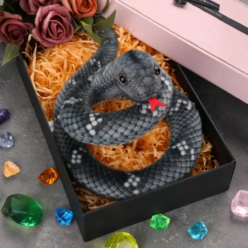 Vista 6 de Peluche de serpiente, animal de serpiente de peluche, serpientes de juguete pequeñas de 27 pulgadas para niños, animales de peluche gigantes, Negro