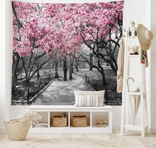 Vista 73 de Lunarable Tapiz japonés, Geisha joven en kimono con maquillaje oriental tradicional de Sakura, decoración de tela para colgar en la pared