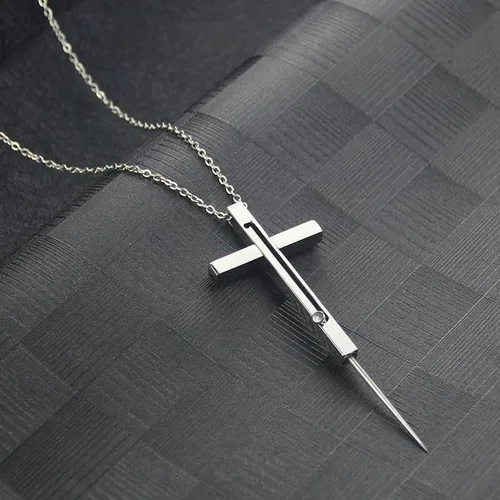 Vista 3 de Collar de cruz de defensa personal, cadena de 21 pulgadas, herramienta de protección oculta de acero inoxidable con bloqueo de seguridad, Acero