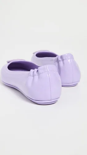 Vista 3 de Tory Burch Zapatos planos de ballet de viaje de Minnie con logotipo de cuero para mujer