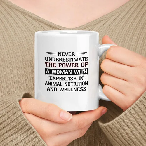 Vista 38 de Taza de cerámica blanca de 11 oz de regalo para mujer, nunca subestimes el poder de la mujer con talento para un diseño de software escalable