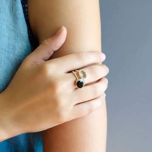 Vista 67 de Oval Birthstone Ring Bezel Set in Vermeil Gold, Sterling Silver, or Rose Gold, Stacking Birthstone Ring [rOMB]