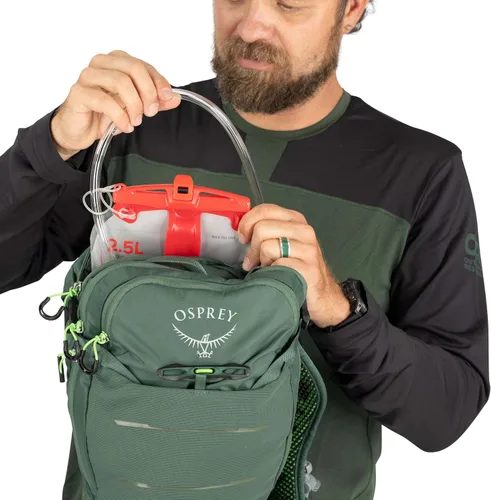Vista 11 de Osprey Raptor 10L Men's Biking Backpack with Hydraulics Reservoir
