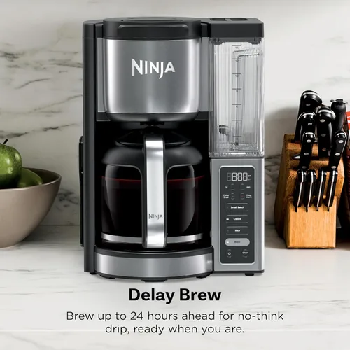Vista 2 de Ninja Fresh Brew™ Cafetera de goteo, jarra de vidrio programable de 14 tazas, clásica y rica, depósito de agua extraíble de 70 onzas, lote pequeño