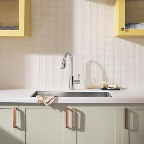 Vista 10 de Moen Riley - Grifo de cocina cromado de una sola manija con sistema de extracción que incluye Power Boost para una limpieza más rápida y sistema