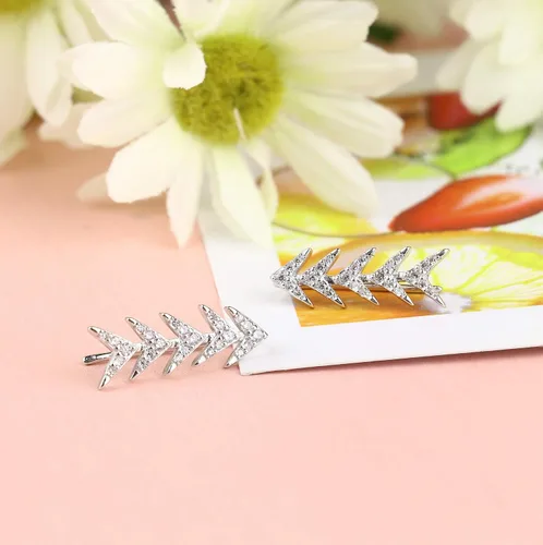 Vista 6 de Pendientes de plata de ley 925 de Sllaiss con flecha para mujer con circonita cúbica, hipoalergénicos