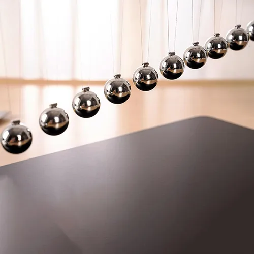 Vista 5 de Newton's Cradle - Pelotas de equilibrio de péndulo de juguete de física