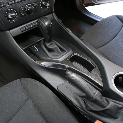 Vista 3 de YIWANG Cubierta de panel de decoración de palanca de cambios de consola central de ABS cromada para BMW X1 E84 2013-2015 Accesorios para automóvil