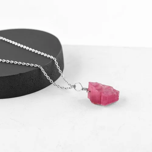 Vista 2 de Collar con colgante de plata de múltiples piedras crudas