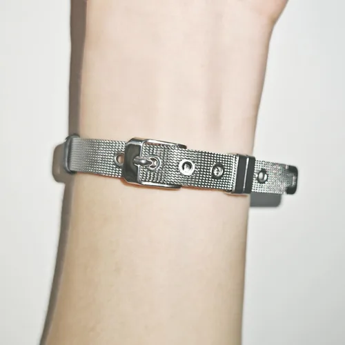 Vista 3 de Pulsera de Cruz para Hombres de Acero Inoxidable Pulsera Cristiana Joyería Religiosa con Diseño de Malla Moderno Regalo de Personalidad para Hombres
