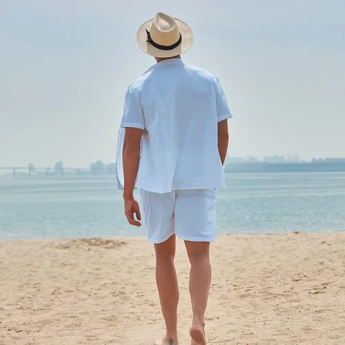 Vista 3 de AOTORR Conjunto de lino de 2 piezas para hombre, camisa de manga corta con botones y traje de playa corto