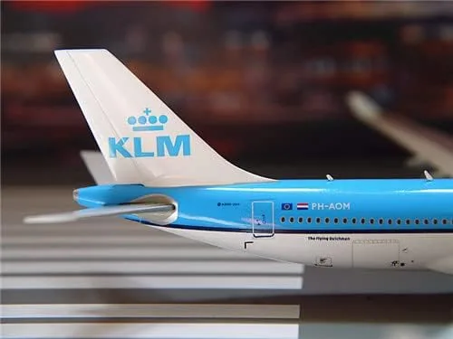 Vista 3 de GeminiJets KLM Royal Dutch Airlines Airbus A330-200 PH-AOM 1/400 DIECAST Modelo prefabricado