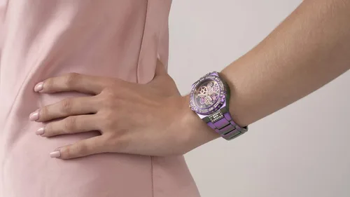 Vista 6 de GUESS Clear-Cut Bracelet Watch