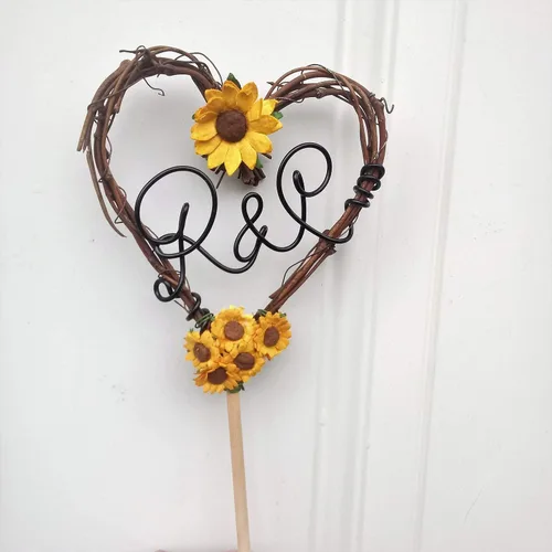 Vista 3 de Decoración de pastel de vid de girasol personalizada para parejas, recuerdo rústico personalizado para bodas, compromisos, despedidas de soltera
