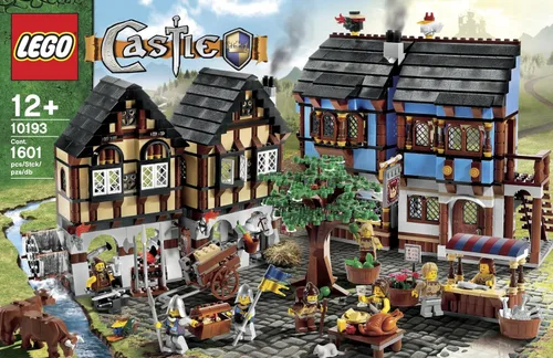 Vista 2 de Castillo medieval, aldea y mercado de Lego (10193)