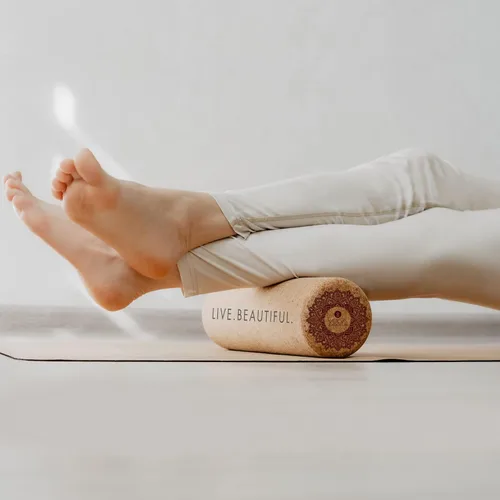 Vista 5 de Yoga Design LAB El rodillo de corcho Libera los músculos tensos, mejora la circulación, disminuye el dolor, masajea el tejido Ideal para todas