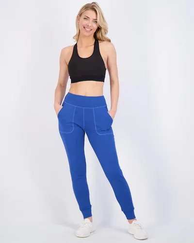 Vista 5 de Real Essentials Paquete de 3 pantalones deportivos con bolsillos para mujer, cintura alta, para entrenamiento, yoga, leggings atléticos cónicos