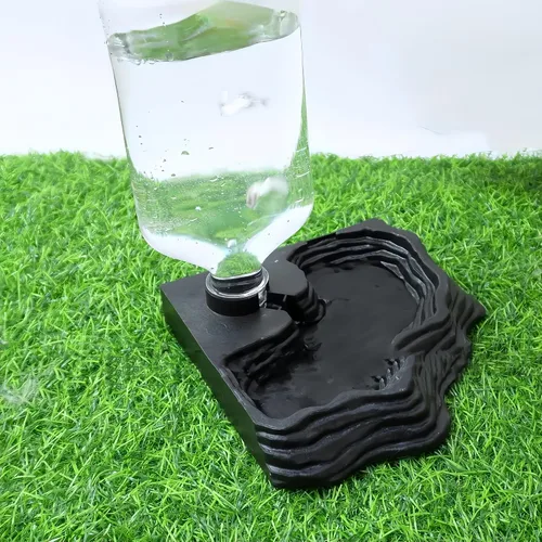 Vista 2 de Lizard - Dispensador automático de cuenco de agua con diseño de Negro