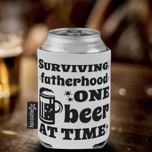 Vista 5 de Style In Print Fundas para el Día del Padre para latas Enfriador de bebidas Sobreviviendo a la paternidad a la vez 1 Cerveza a la vez Papá Buceo