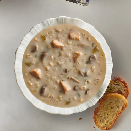Vista 4 de Progresso Sopa cremosa tradicional de pollo y champiñones con cebada, 18.5 oz.