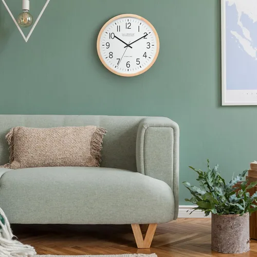 Vista 6 de La Crosse Technology 404-53707-INT Reloj de pared analógico atómico de madera de haya de 12.8 pulgadas