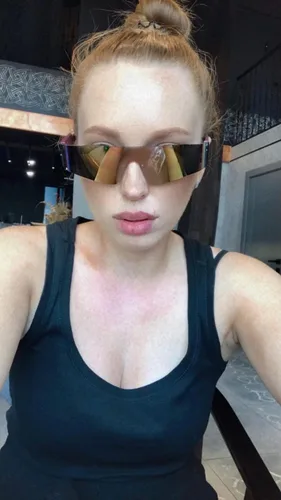 Vista 4 de FEISEDY Gafas de sol futuristas punk sin montura de una pieza, gafas de sol Miorred Shades para mujeres y hombres B2927
