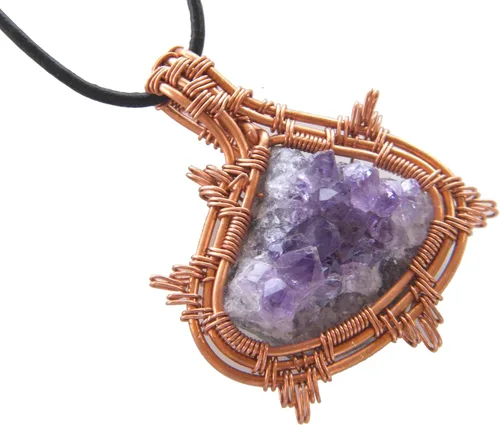 Vista 6 de Collar de amatista drusa con cuerda de cuero, collar bohemio, colgante envuelto en alambre de cobre, 45x36mm, Gema, Amatista brasileña