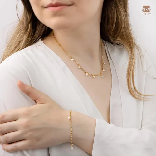 Vista 4 de Amberta Collar de perlas de agua dulce de plata de ley 925 para mujer