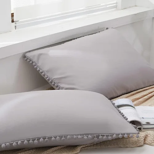 Vista 7 de 8HMOON Juego de 2 fundas de almohada suaves de microfibra con borlas, bonitas fundas de almohada transpirables con diseño de sobre, 20 x 30 pulgadas