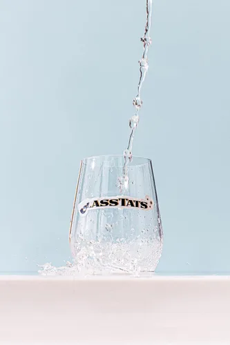 Vista 3 de GLASSTATS Dissolvable Drink Markers - Wine Glass Charms - Happy Hour Themed Party Favors