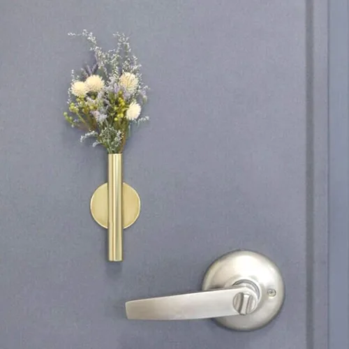 Vista 8 de JUXYES Paquete de 2 floreros de pared de metal con calcomanías, moderno soporte para flores secas, decoración de pared para porche, oficina en casa