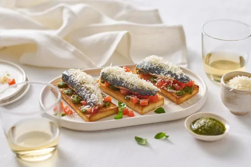 Vista 5 de Ortiz Sardinas A la Antiqua 'Estilo Antiguo', Húmedas y Tiernas, Capturadas en Salvaje en España y Envasadas a Mano en Aceite de Oliva Extra Virgen