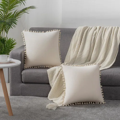 Vista 5 de DEZENE Fundas para Cojín de Sofá 16x16 Beige: Paquete de 2 Fundas de Almohada Decorativas Cuadradas de Terciopelo Suave con Pompones para Decoración
