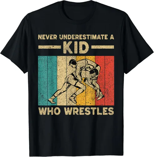 Vista 2 de Camiseta vintage de lucha libre con texto en inglés Never Underestimate A Kid Who Wrestles, Negro