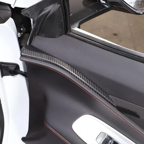 Vista 5 de Daeiclru Panel de puerta interior de automóvil de fibra de carbono real compatible con Chevrolet Corvette C8 2020-2023, tira decorativa para puerta