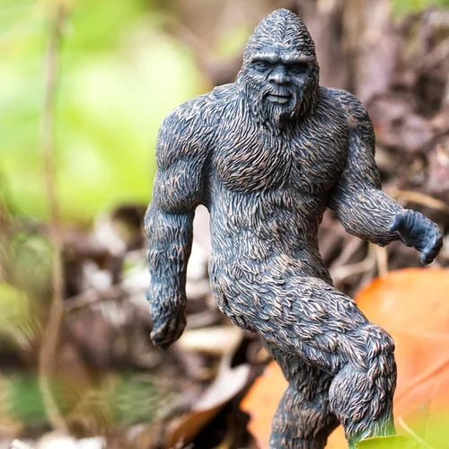 Vista 2 de Safari Ltd. Figura de Bigfoot - Modelo detallado de 13.3 cm - Juguete divertido para niños, niñas y niños de 3 años en adelante