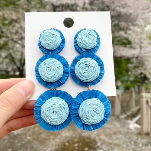 Vista 4 de SELFWIMG Aretes largos de ratán bohemios con triple girasol para mujeres y niñas