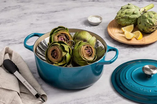 Vista 3 de Le Creuset Horno holandés redondo de hierro fundido esmaltado, 4.5 cuartos de galón, verde azulado profundo