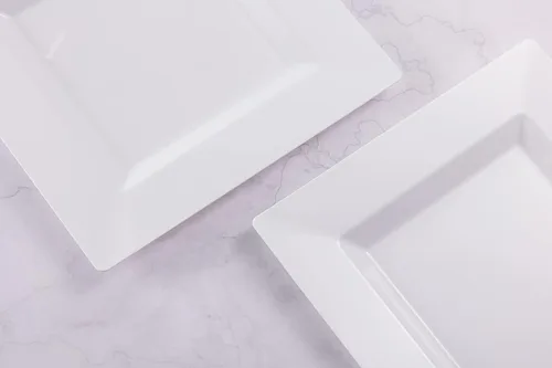 Vista 8 de BloominGoods 100 platos cuadrados desechables de plástico blanco, paquete de 100 platos cuadrados de plástico de 6.5 y 10 pulgadas de alta calidad