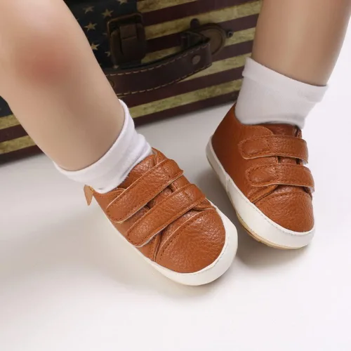 Vista 5 de Clowora Zapatos para bebés niños y niñas, suela de goma antideslizante, zapatos de cuna para recién nacidos, mocasines planos.