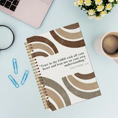 Vista 2 de VNWEK Escritura Bíblica Proverbios 3:5 Confía en el Señor con todo tu corazón Cuaderno Espiral Arcoíris Marrón Boho 14 x 21 cm, Cuaderno Espiral