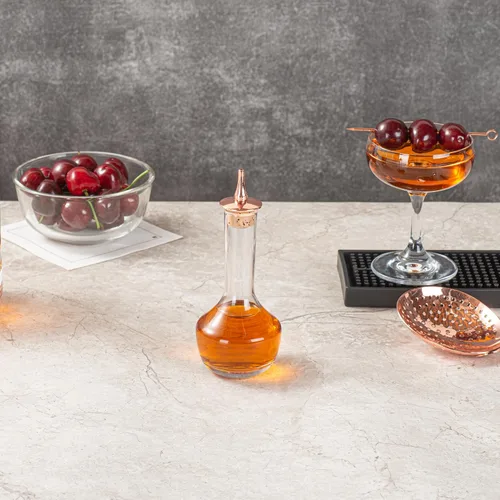 Vista 6 de Restaurantware Bar Lux - Botella amarga de 3.5 onzas, 1 vaso amargo de grado profesional, con tapa Dasher chapada en cobre para cócteles o postres