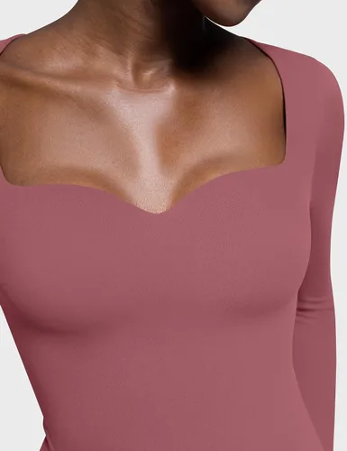 Vista 3 de PUMIEY Camisetas de manga larga para mujer, cuello corazón, ajustadas, para salir, sexy, básica, colección Smoke Cloud Pro