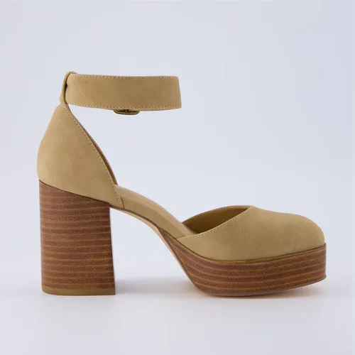 Vista 4 de CUSHIONAIRE Tacón de bloque de cuero curtido para mujer con acolchado de espuma viscoelástica, anchos disponibles