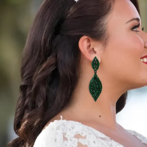 Vista 8 de Flyonce - Aretes caídos de diamantes de imitación y diseño de 2 hojas para novia