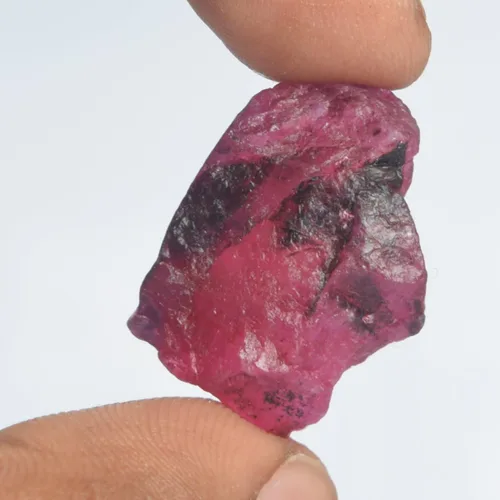 Vista 4 de Joya de rubí rojo astrológico 32.00 quilates certificado sin cortar natural áspero rubí DS-716