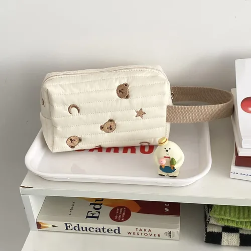 Vista 2 de Bolsa de maquillaje Kawaii Bear Coquette, bolsa para cosméticos y cosméticos, bolsa organizadora de viaje, bonita bolsa acolchada para artículos
