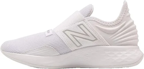 Vista 11 de New Balance Tenis unisex para bebé Fresh Foam Roav V1 sin cordones Aluminio ligero y negro.